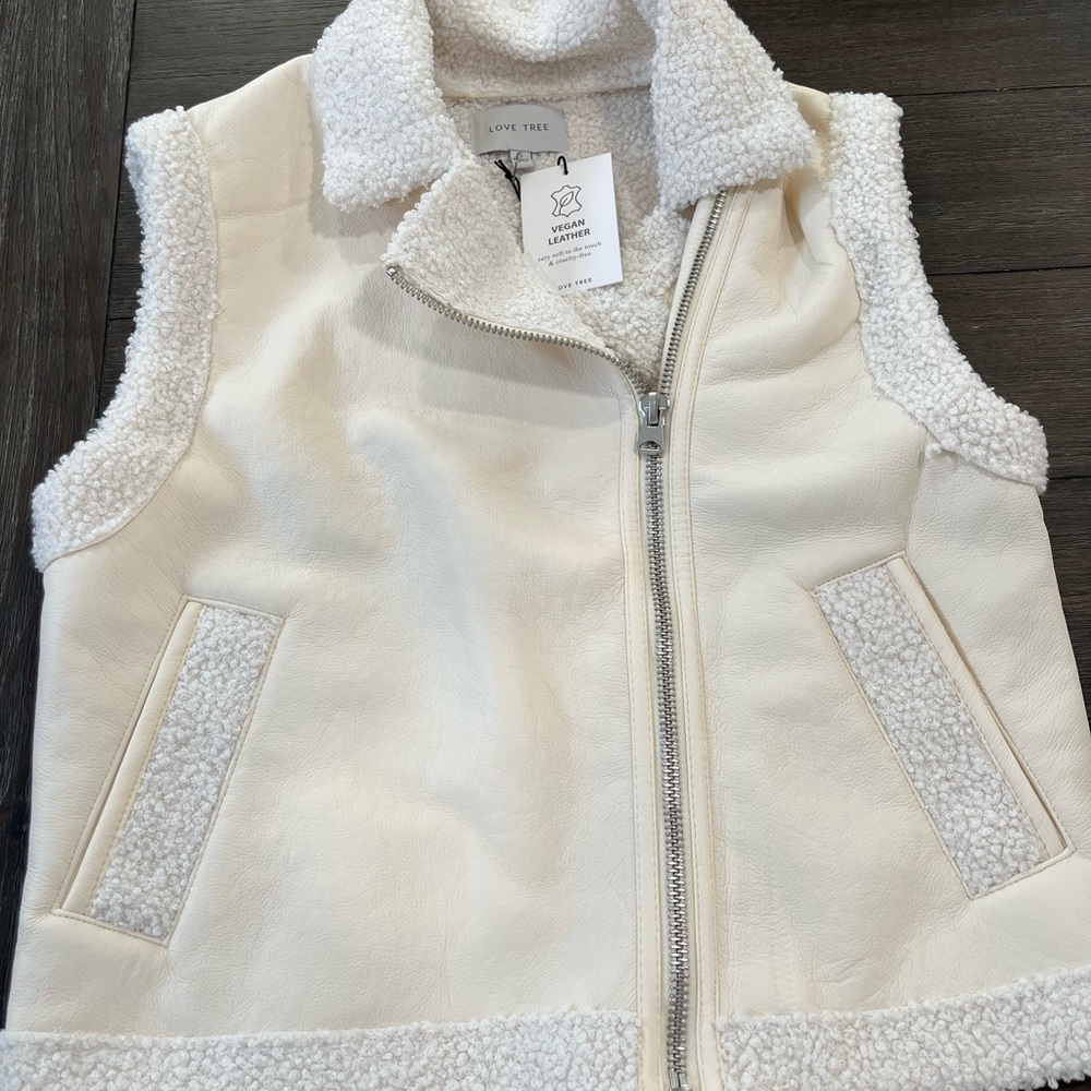 NWT Love Tree Cream Sherpa Vest size small